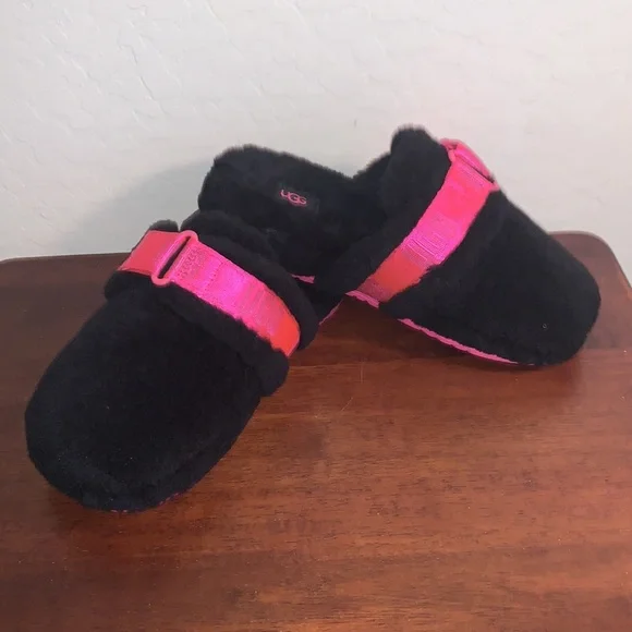 UGG BRAND NEW & GORGEOUS SIZE 6 CLOSED TOE VELCRO SLIP ON SLIPPERS - Picture 6 of 10